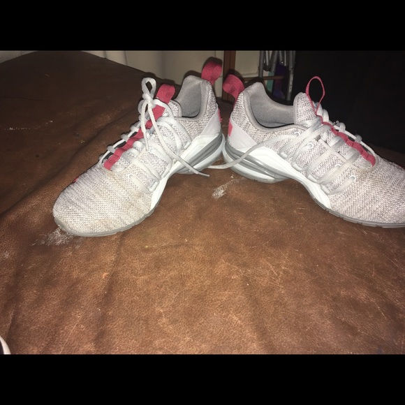 Puma tennis shoes - Picture 4 of 7